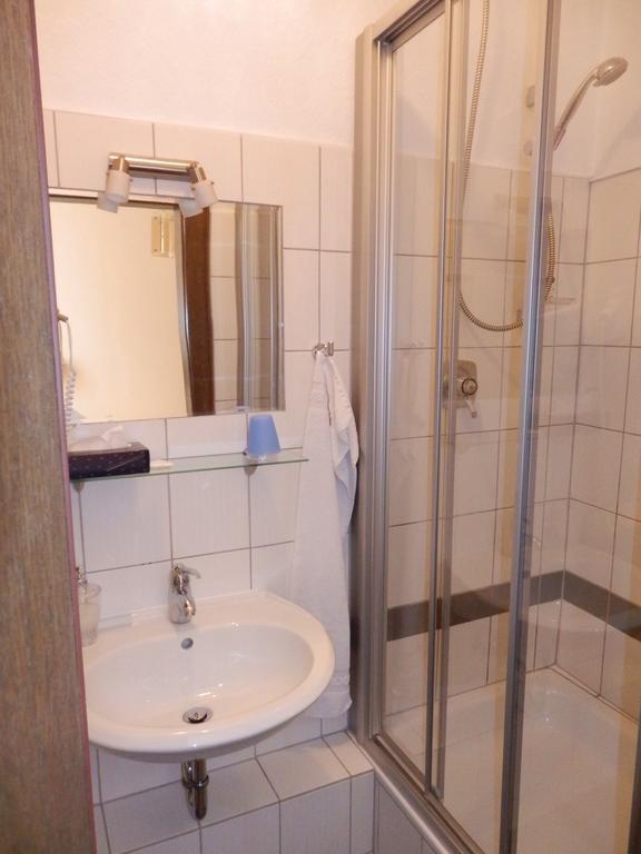Hotel Rheinischer Hof Bad Breisig Room photo