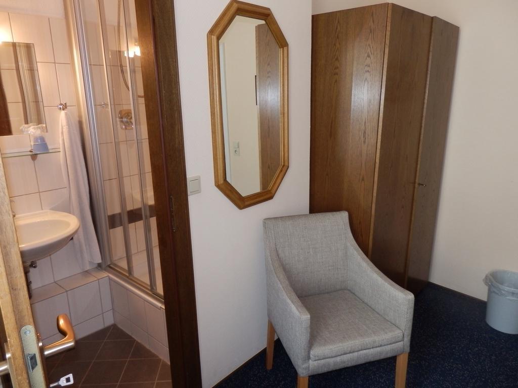 Hotel Rheinischer Hof Bad Breisig Room photo